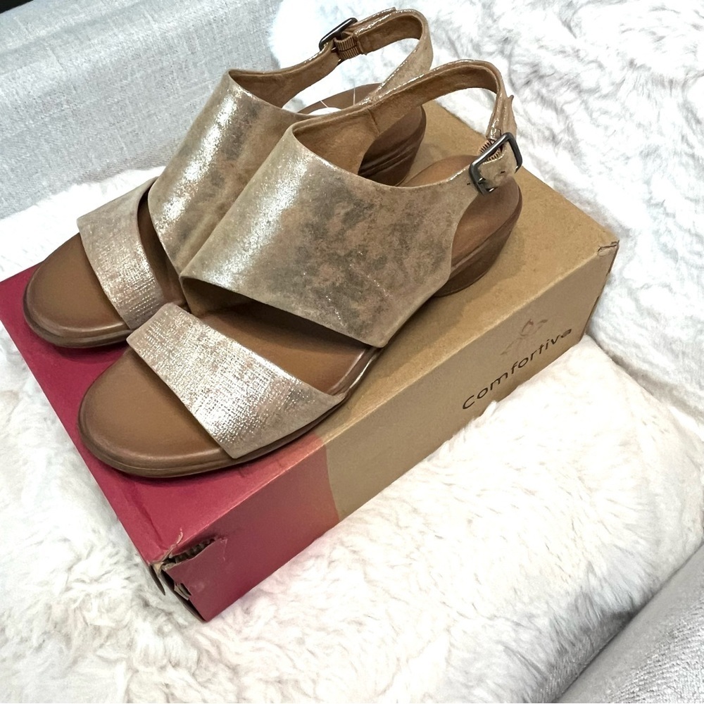 Comfortiva Nelma Gold Sandals 9